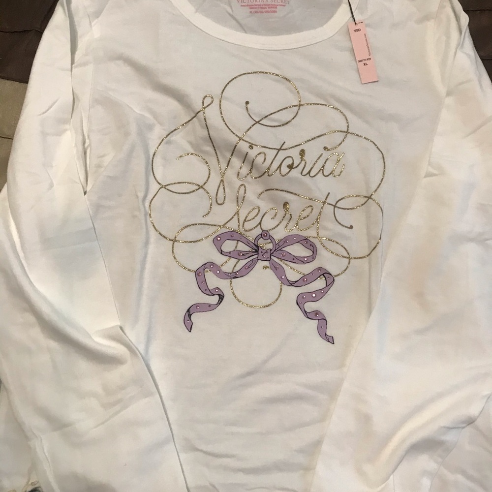 Victoria secrets long sleeved shirt